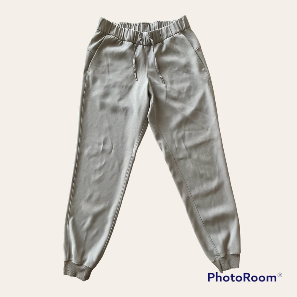 Lululemon Taupe Grey-Beige Elastic Waistband Joggers Size 6 Neutral